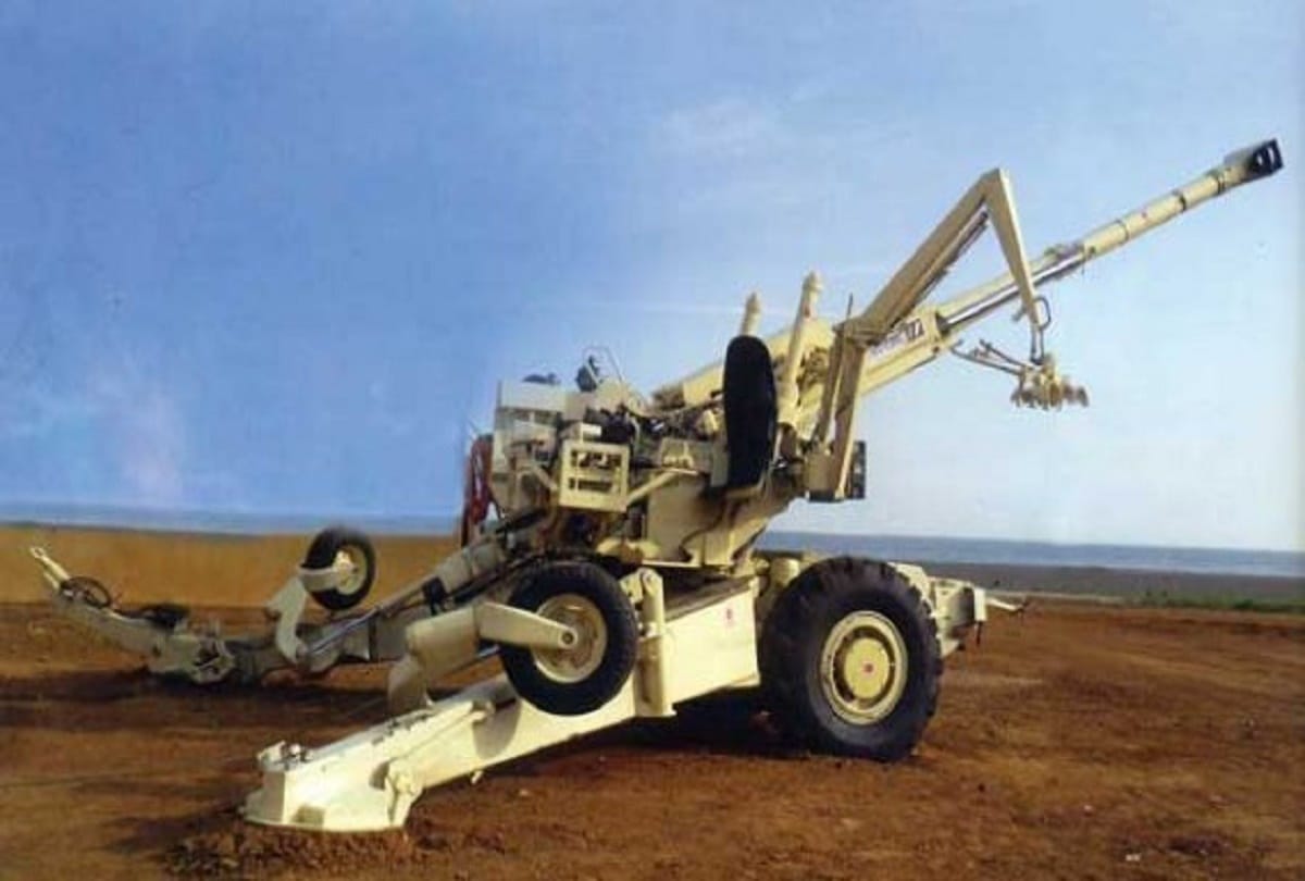 Indian Army Inducts Dhanush Howitzer and US Precision Guided Excalibur Artillery Ammunition