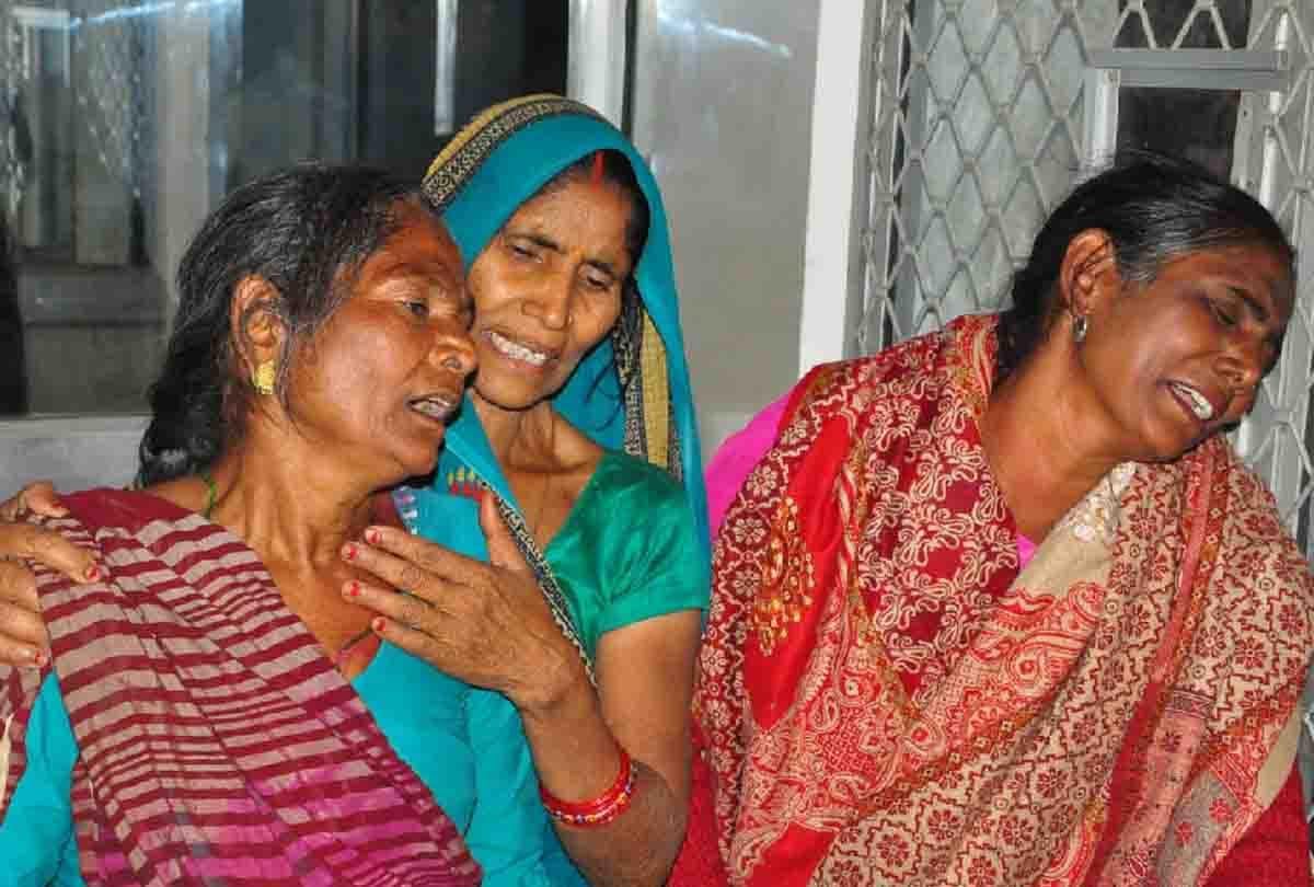 father in law opposed to play holi with daughter in law