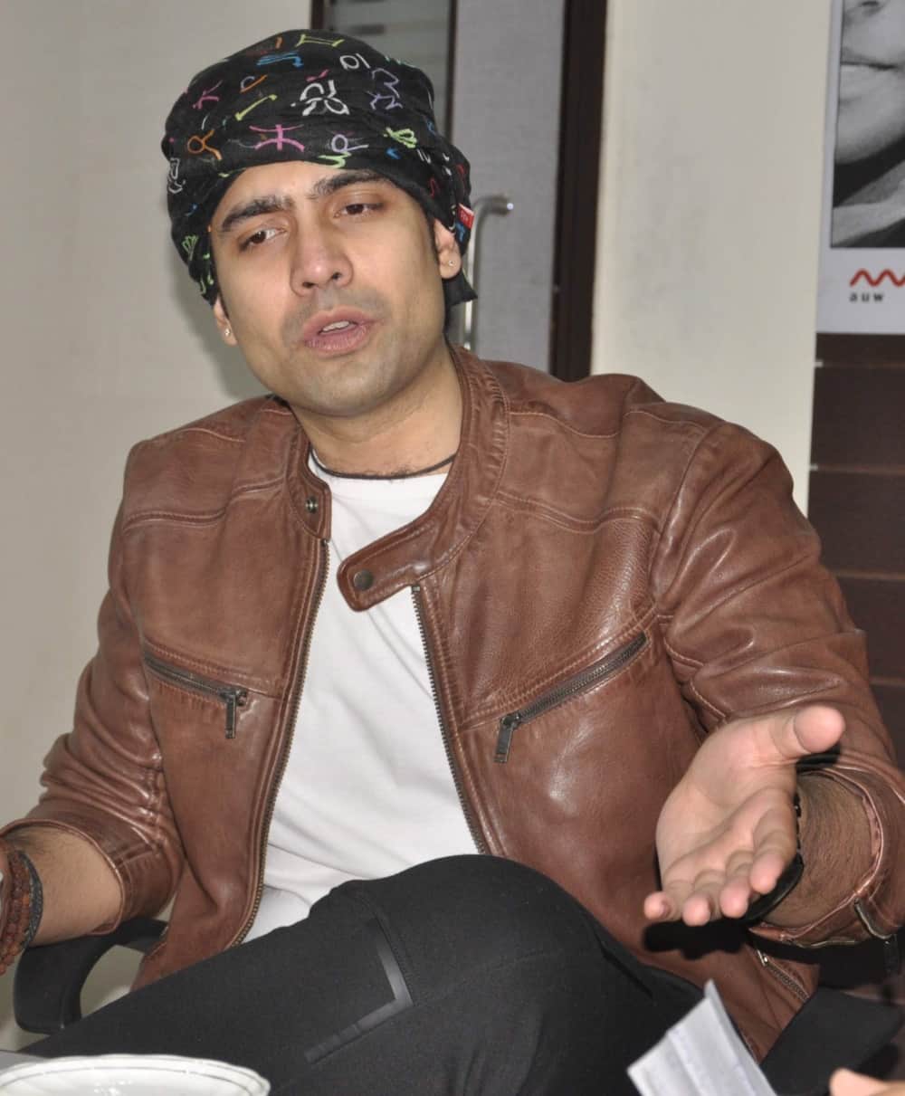 Coronavirus Jubin Nautiyal father RamSharan Nautiyal covid 19 report found positive