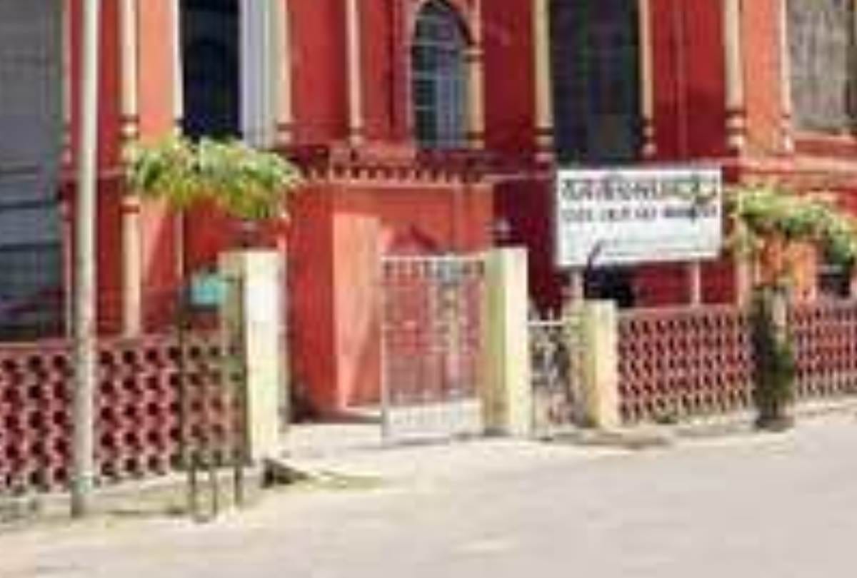 story about lal baradari