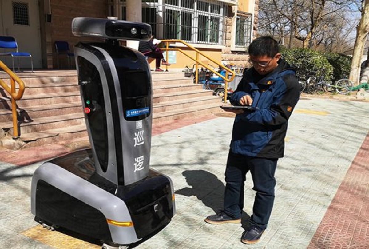 Chinese residential hub deputes high-tech robot watchman