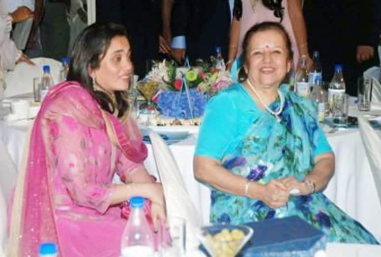nita ambani sister mamta dalal and mother purnima dalal here pictures
