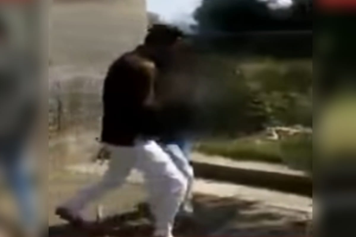 several boys Openly misbehaved a schoolgirl in Meerut, video gone viral