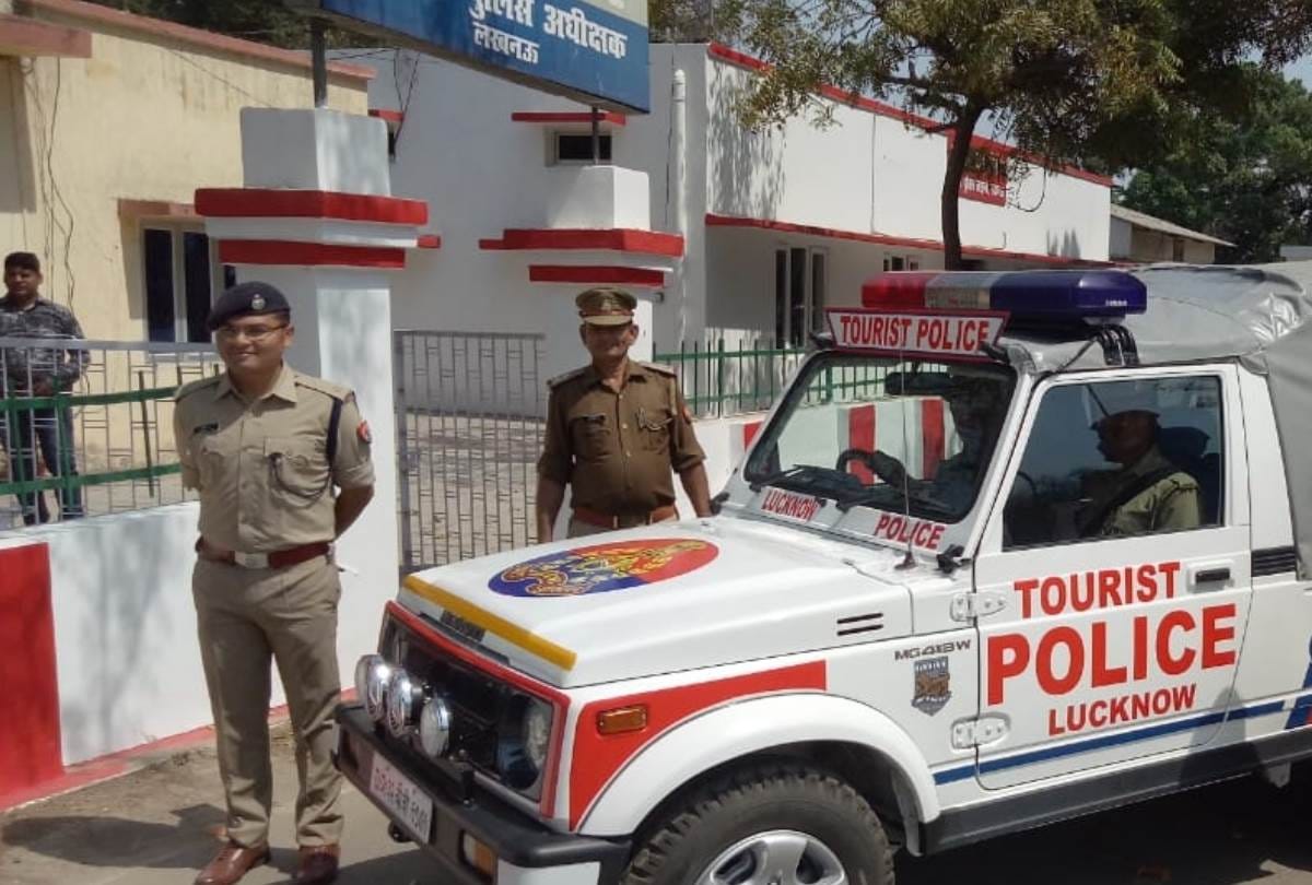 ssp kalanidhi naithani organised tourist mobile team in lucknow