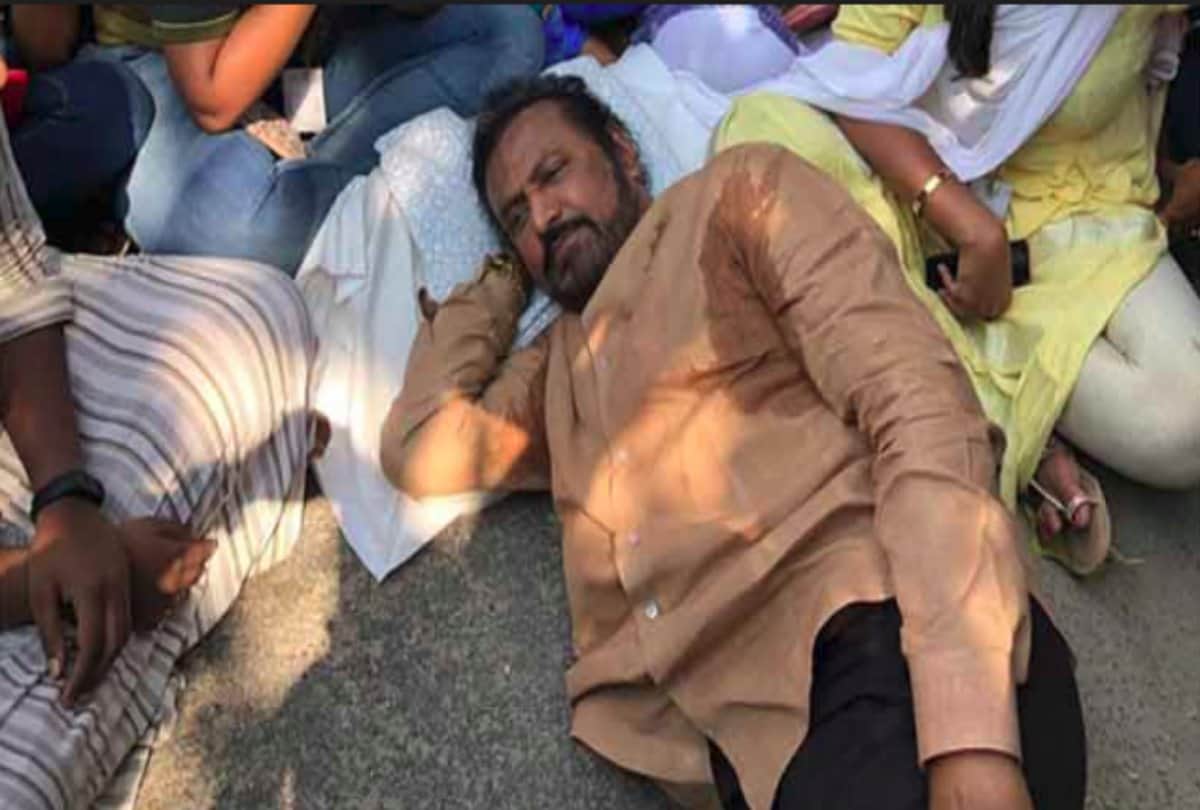 south actor Mohan Babu house arrest by the police after protest against state government