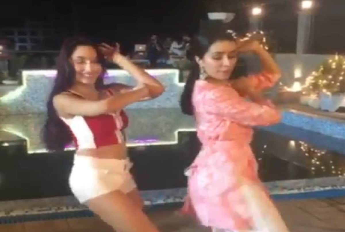 Nora Fatehi teaching Shraddha Kapoor Dilbar song belly step
