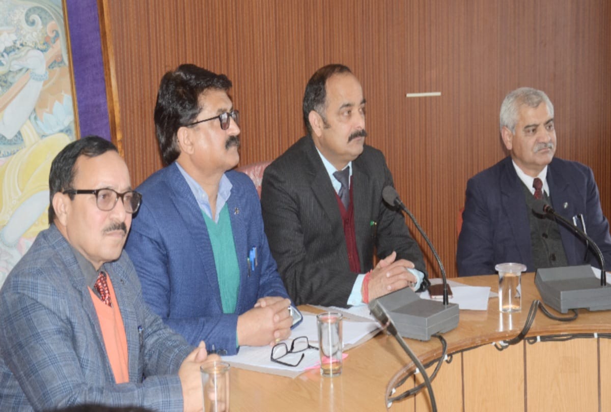 himachal teacher unions are not unanimous on summer vacation in schools