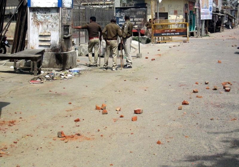 अवागढ़ पुलिस पर गिर सकती है गाज