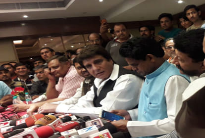 three former MLAs join congress before lok sabha elections 2019 in agra