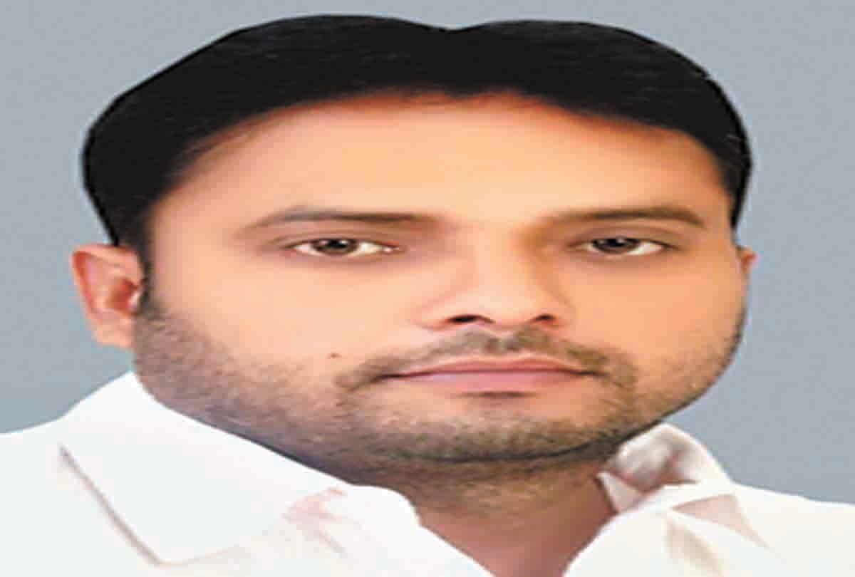 Pratapgarh: A jolt to SP, District President Ram Singh released Hema Congress