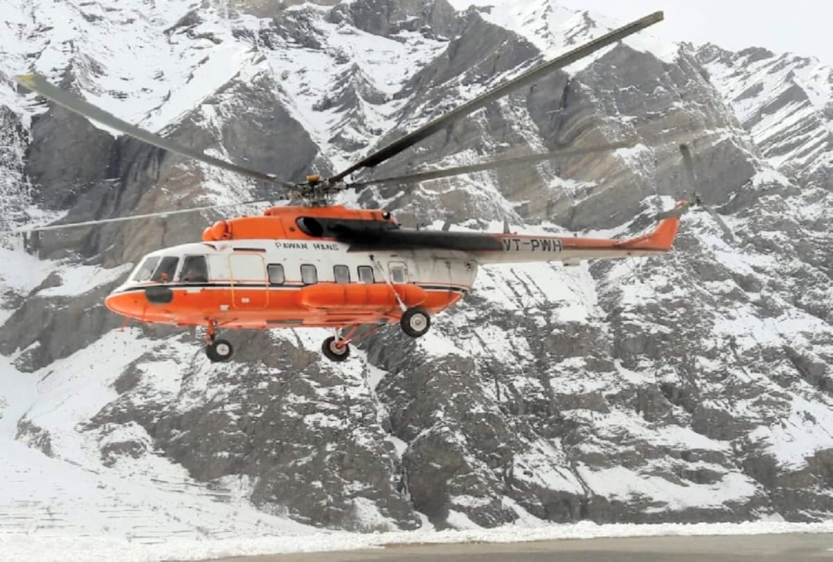 Four people reached Manali crossing Rohtang Pass on foot in 20 feet of snow