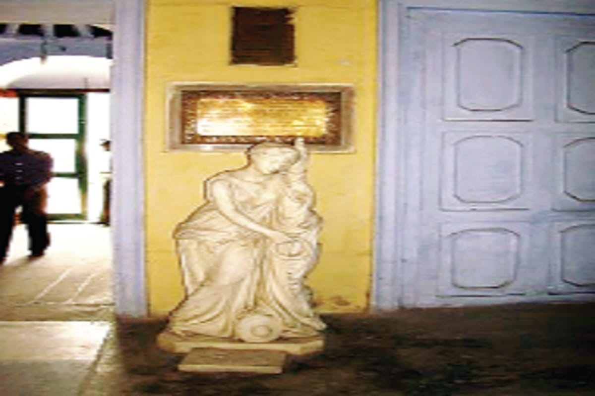 Meerut, 200 years old Saint John's Church in cantt area and foreign tourists visit here