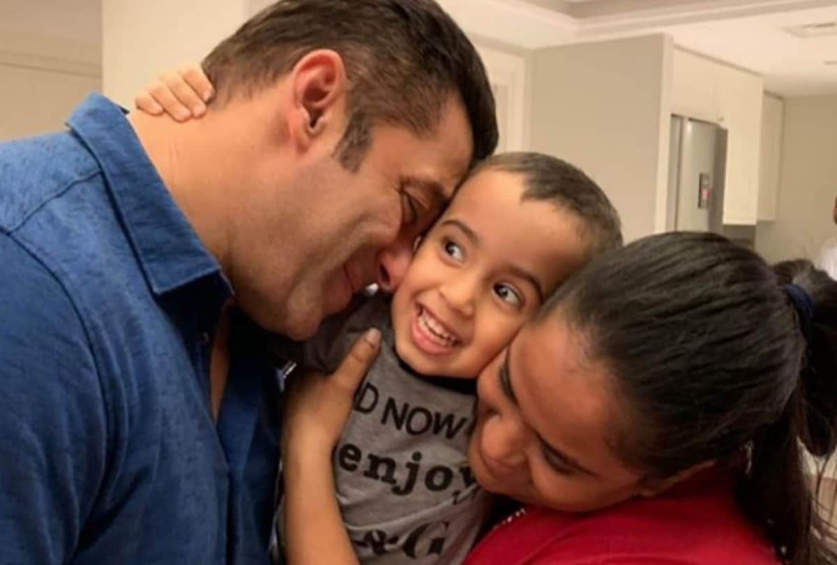 arpita shared photo of salman khan with her son ahil