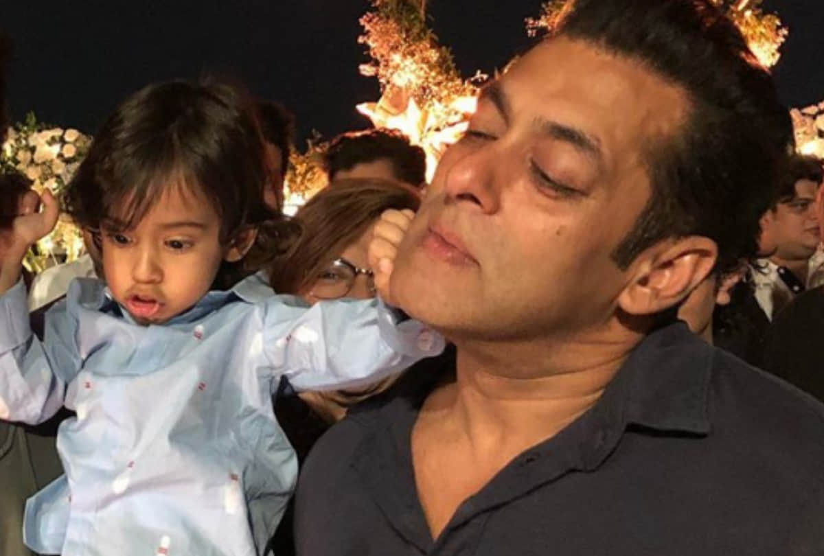 arpita shared photo of salman khan with her son ahil
