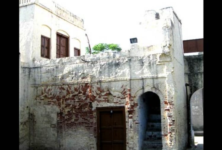 See The Home Of Sardar Bhagat Singh in Picture