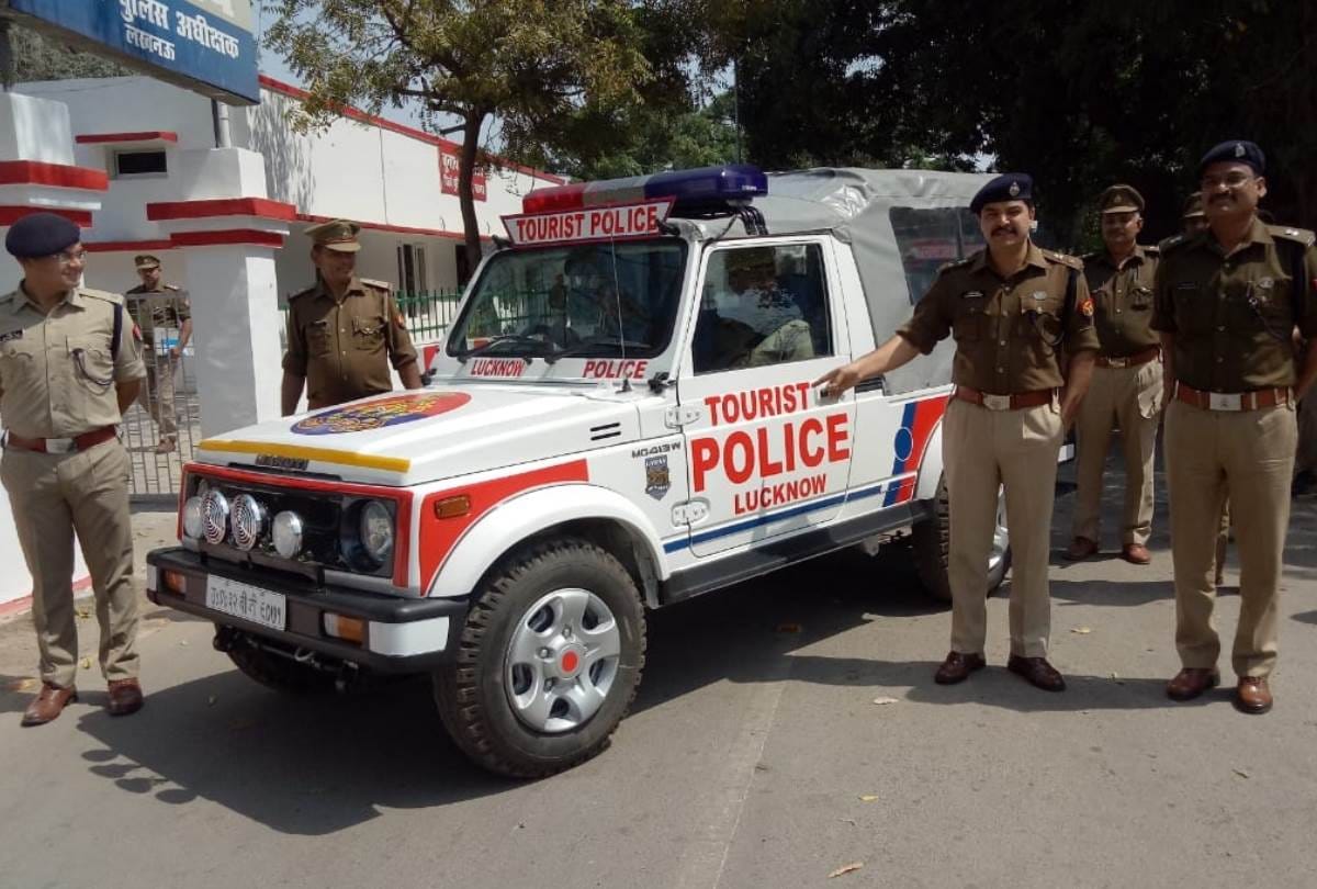 ssp kalanidhi naithani organised tourist mobile team in lucknow