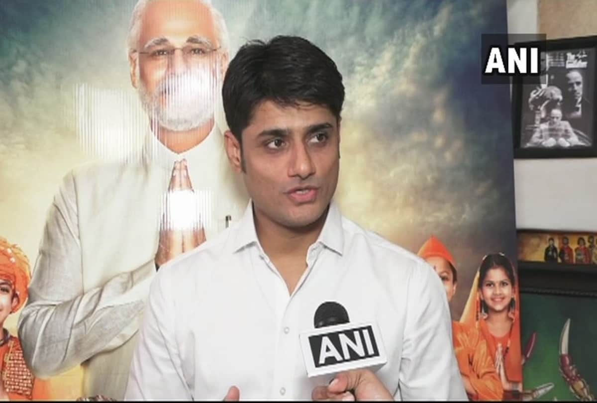 PM Narendra Modi Biopic Producer sandip ssing clarifyJaved Akhtar
