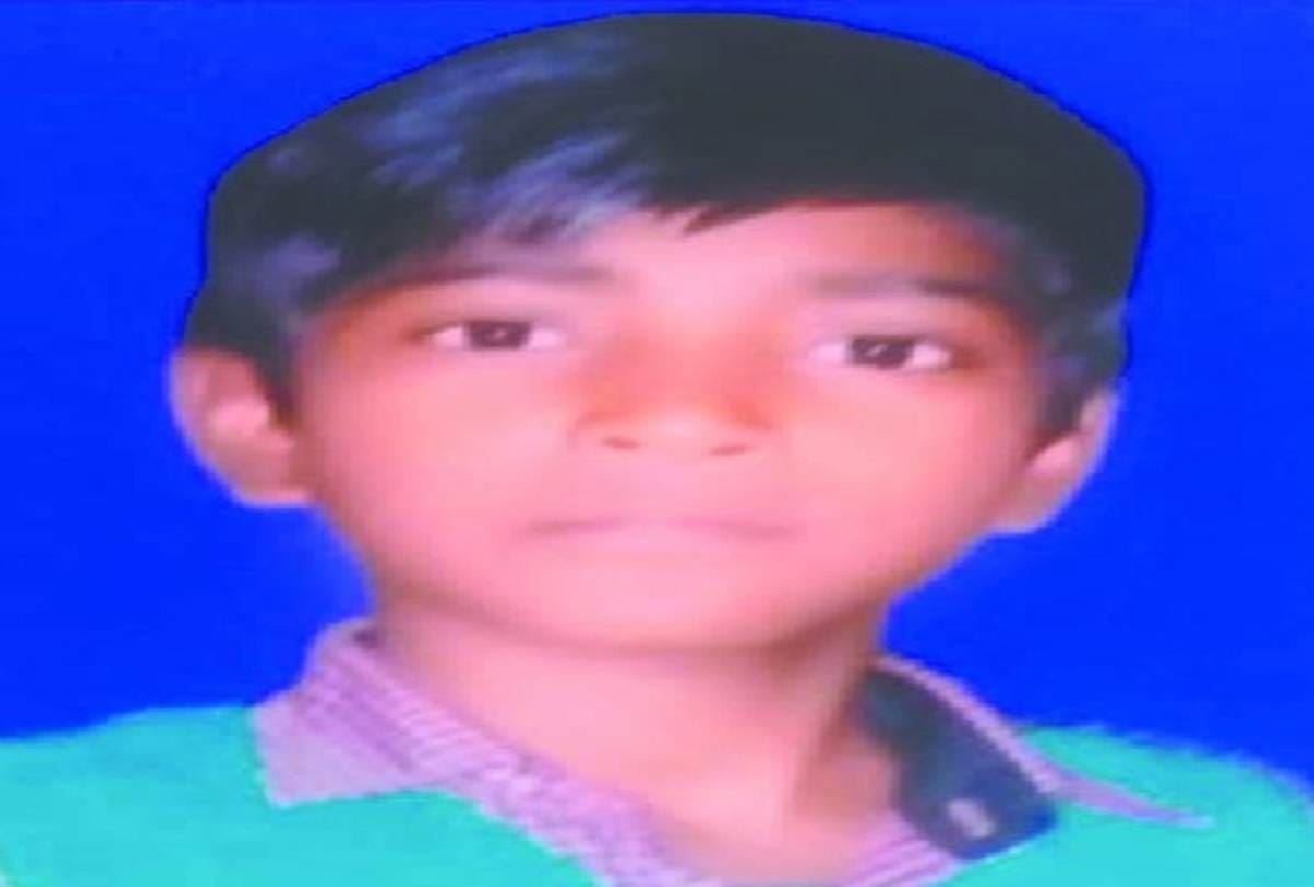 Body of a twelve years old boy was found in a bore in Karawal Nagar at Delhi