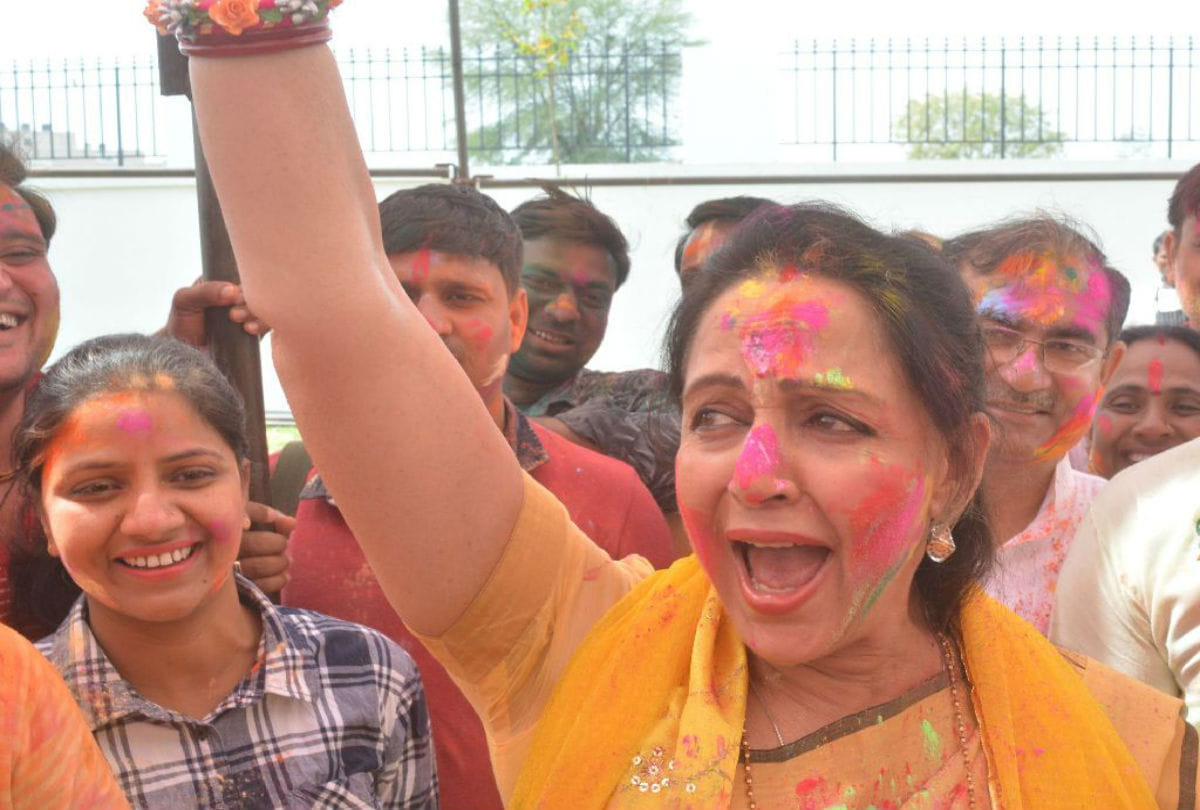 Hema Malini whole family stay in mathura during lok sabha elections 2019