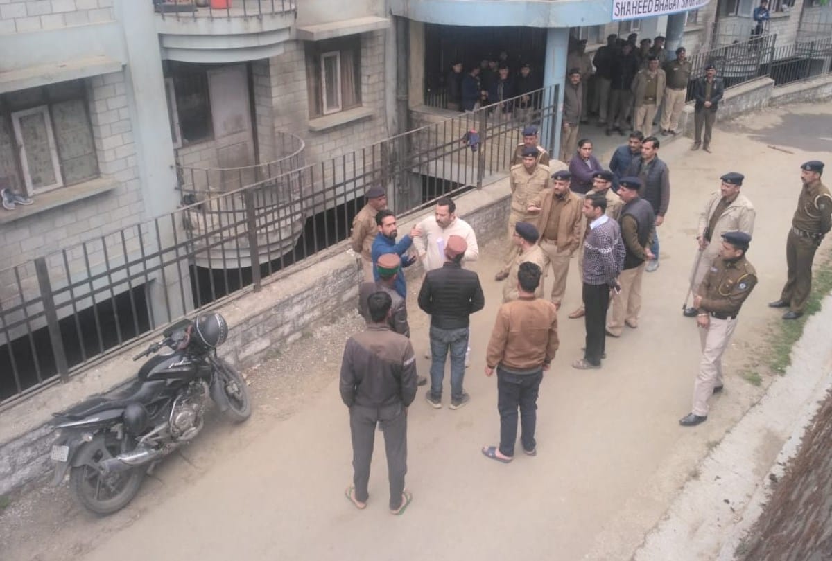 Fight Between SFI and ABVP workers in HPU Shimla
