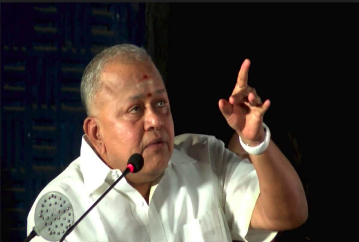 Radha Ravi make fun of Pollachi sexual case in a event, people clap and laugh