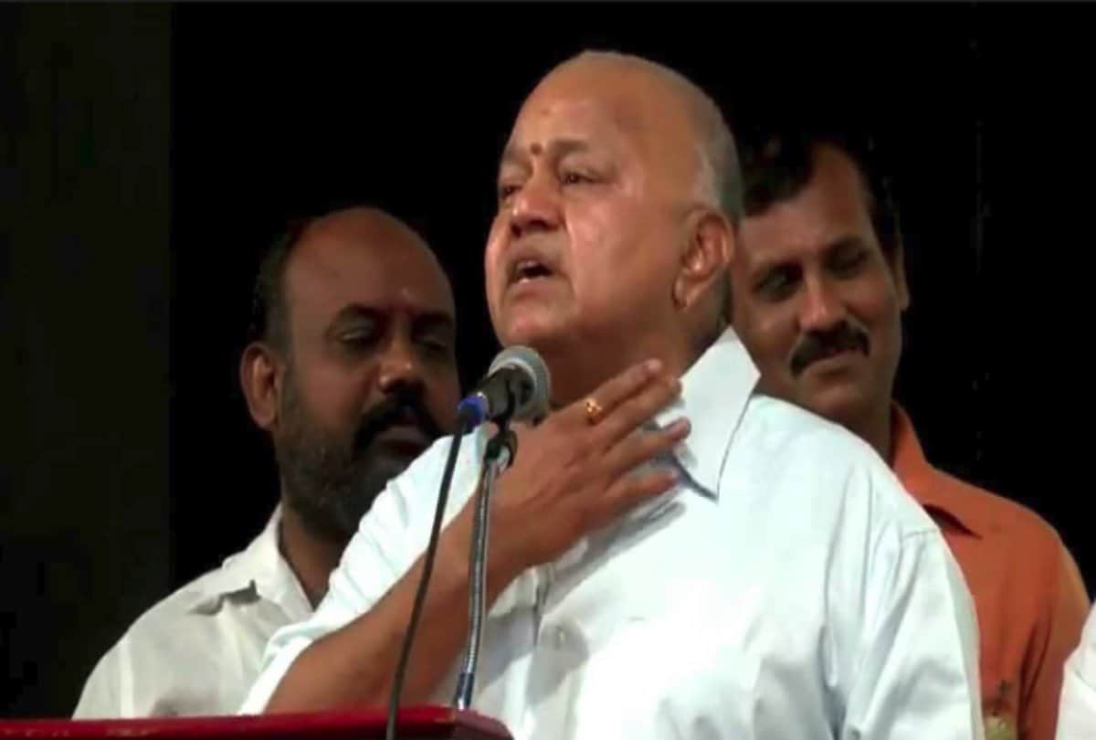 Radha Ravi make fun of Pollachi sexual case in a event, people clap and laugh
