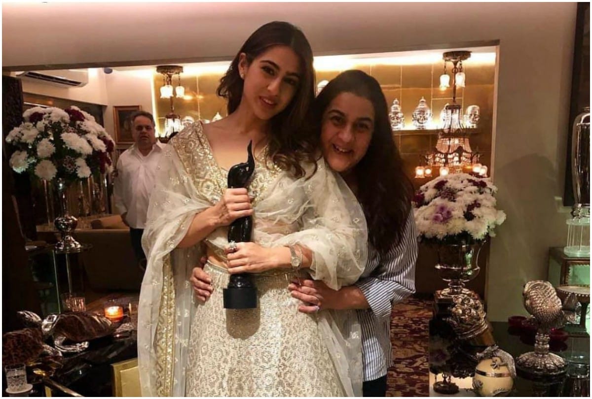 Unseen childhood pictures of sara ali khan