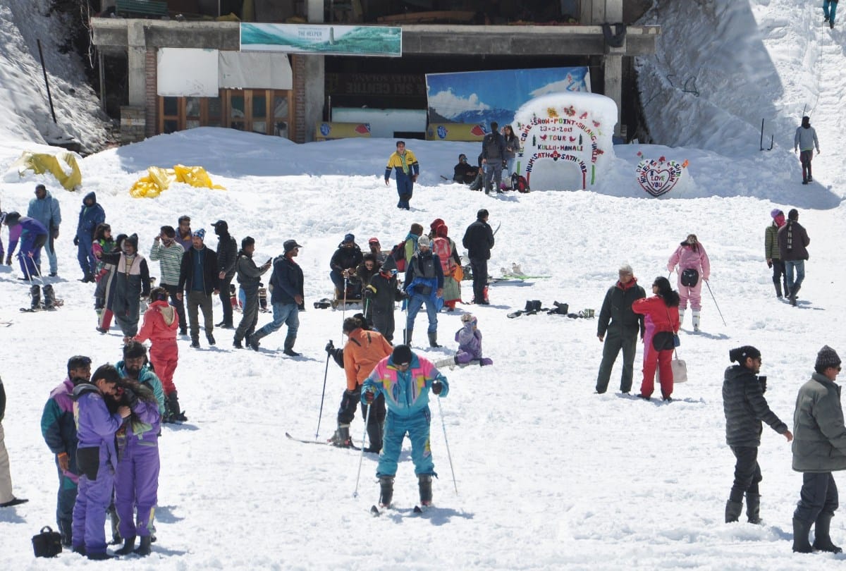 Fresh snowfall in Rohtang Manali Himachal Pradesh
