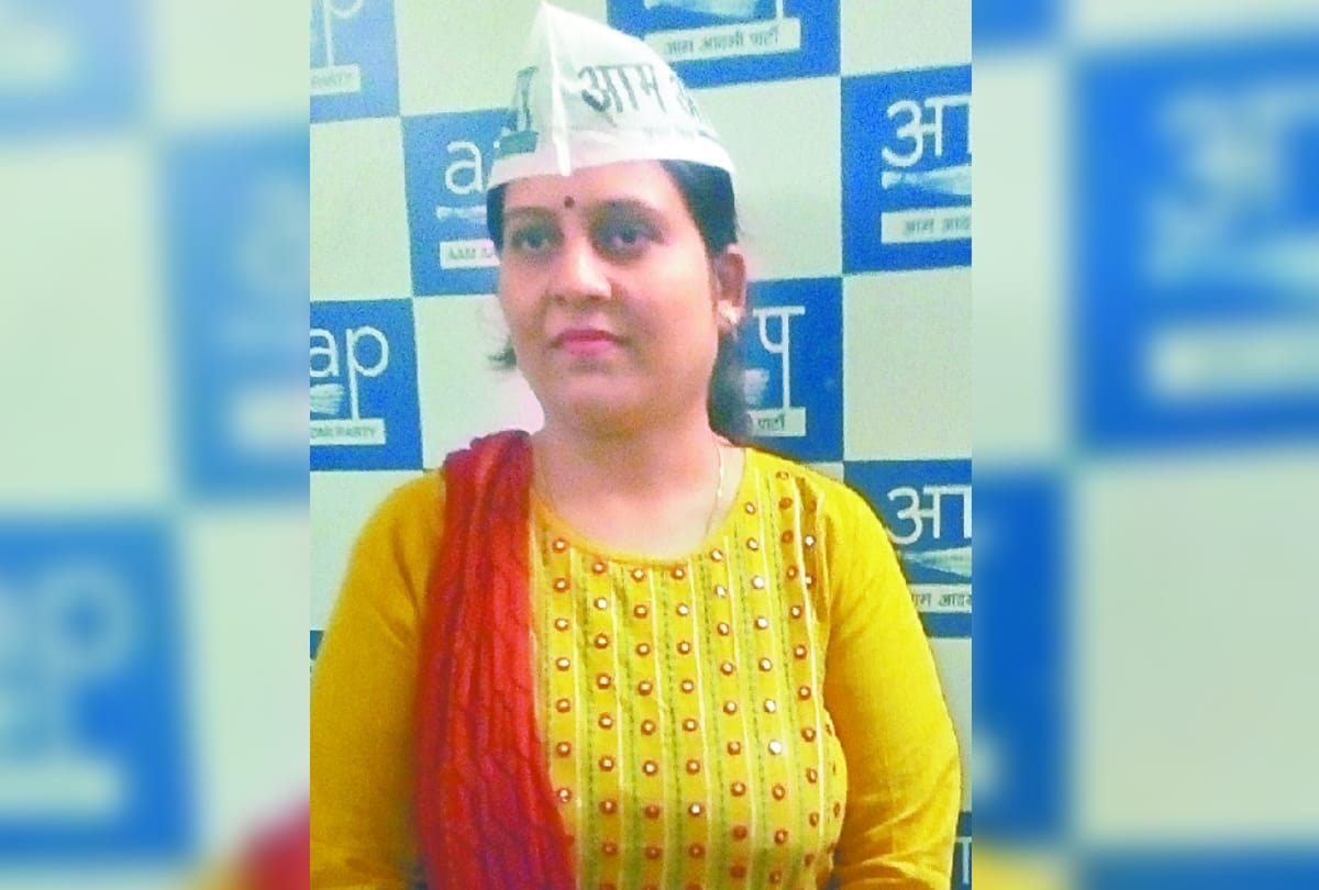 AAP party lok sabha candidate professor sweta sharma in gautam budh nagar