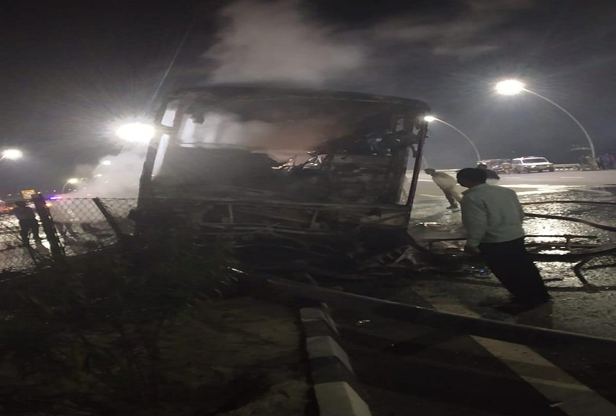 fire breaks out in bus, passengers burn and death