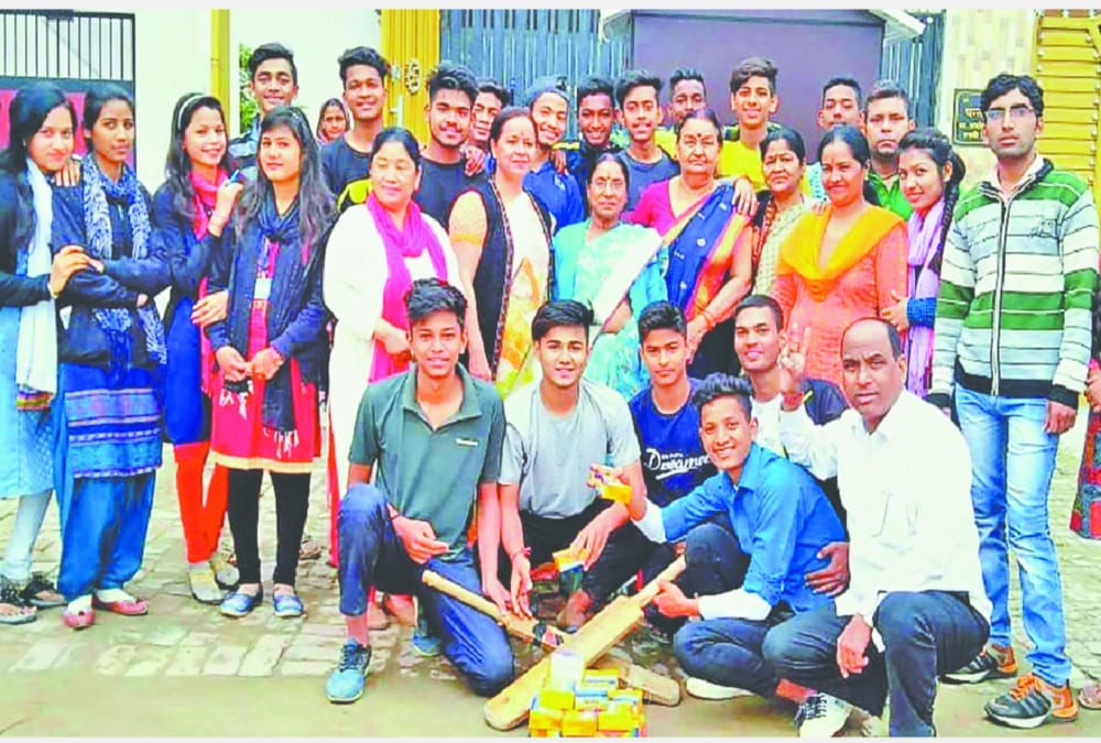 Ipl 2019 Rishabh Pant family happy and celebration in roorkee