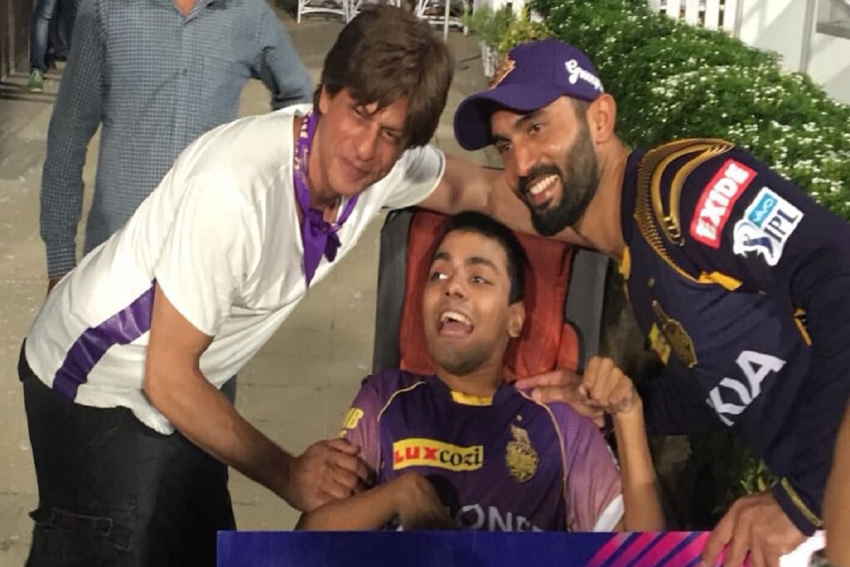 shahrukh khan meet harshul goenka after KKR wins Against SRH