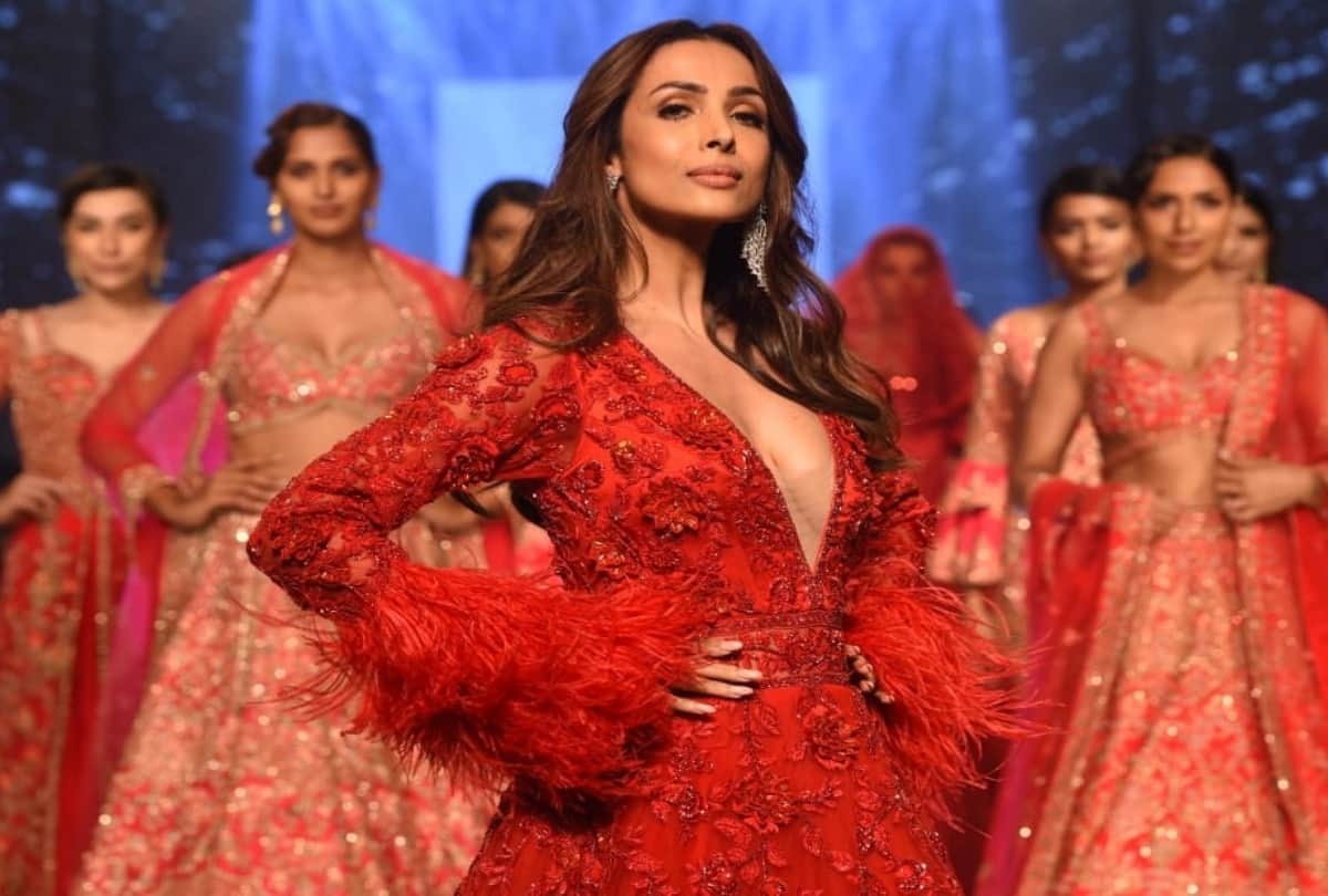 Malaika Arora Khan look drop dead gorgeous in hot red gown