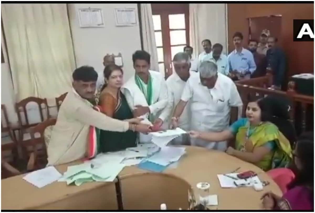 Coronavirus Lockdown Raveena Tandon made a sarcastic remark    former Karnataka chief minister HD Kumaraswamy son ikhil   Kumaraswamy wedding