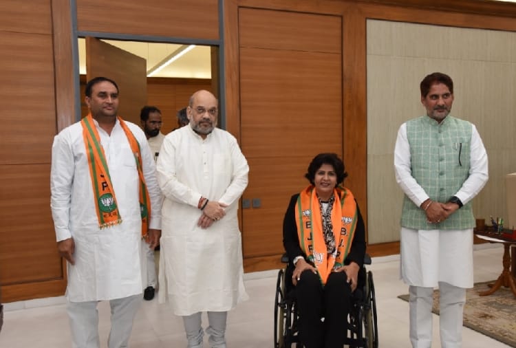 Lok sabha elections 2019, Paralympian Deepa Malik and INLD MLA kehar singh Rawat join BJP