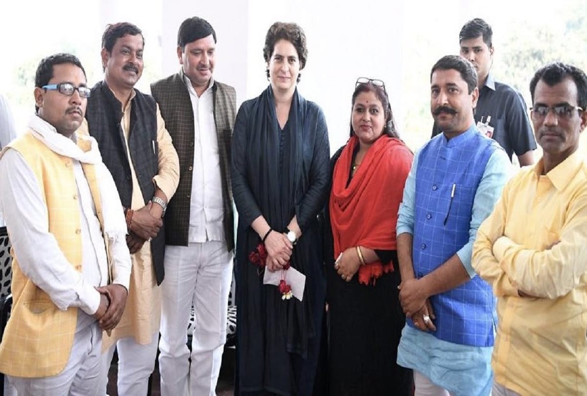 Priyanka Gandhi attack on Yogi government about demands of educationists in Uttar Pradesh