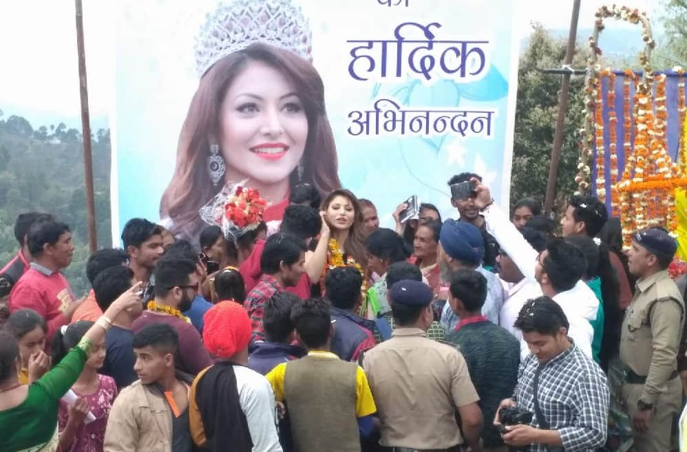 Actress Urvashi Rautela Start save water campaign from her village in uttarakhand 