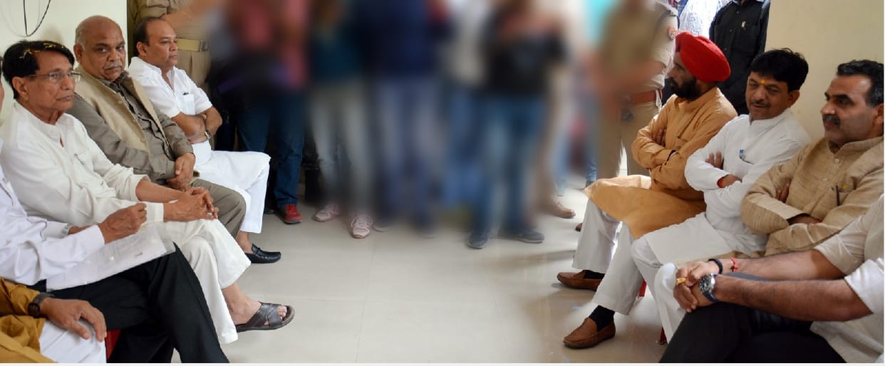 Muzaffarnagar: Ajit Singh and Sanjeev Bialian made nominations