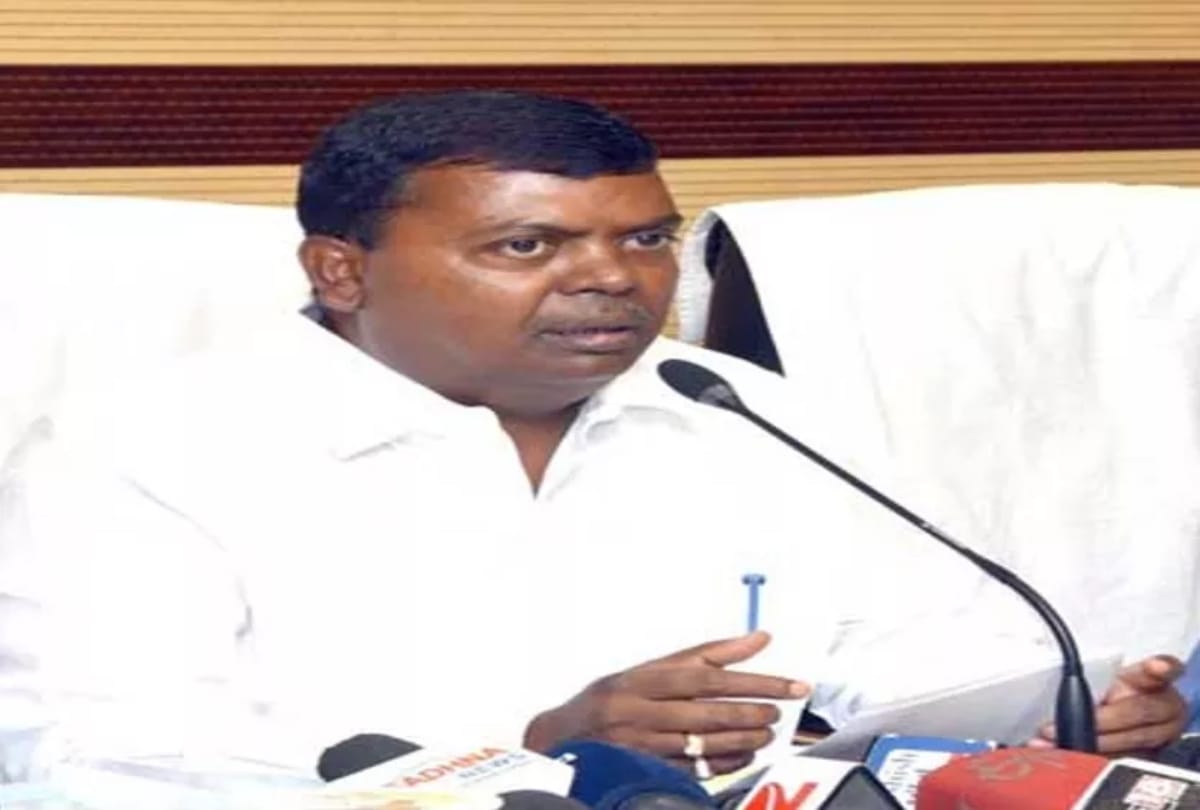 Ajsu Party stalls flyover construction in Jharkhand town seeking Sardar Patel statue