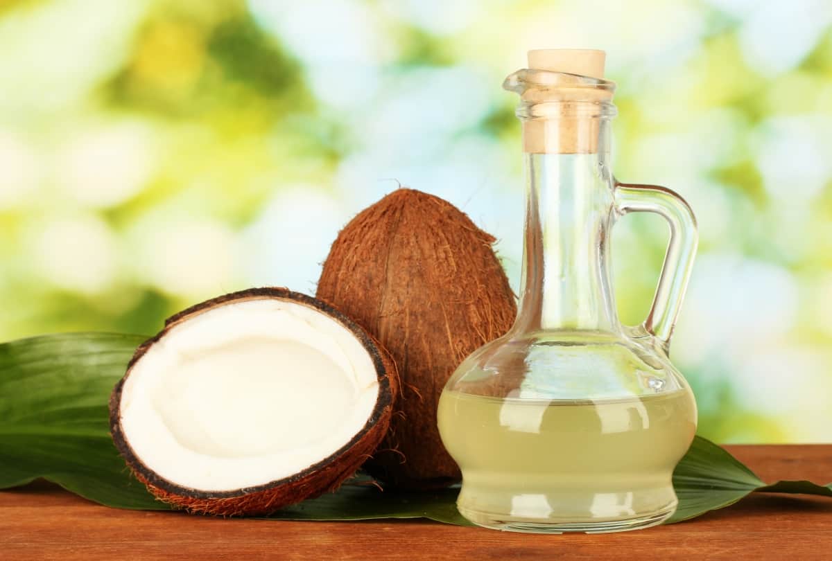 Beauty benefits of applying coconut oil in winter
