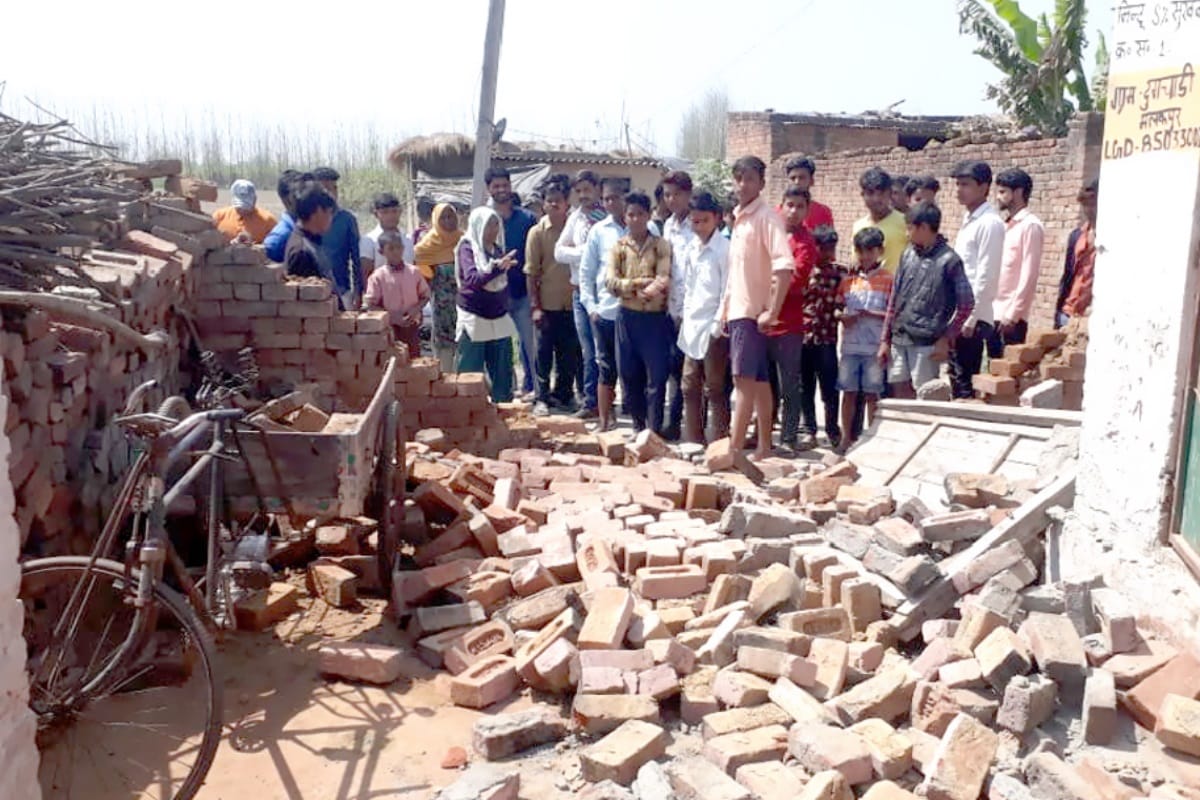 four year old girl dies after a wall collapsed due to collision of trolly in deoband, many injured