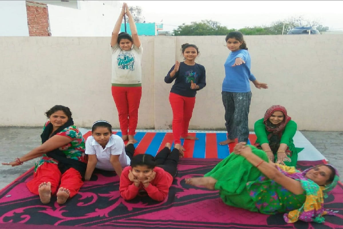 Women are doing exercise in Meerut and they have their fitness right