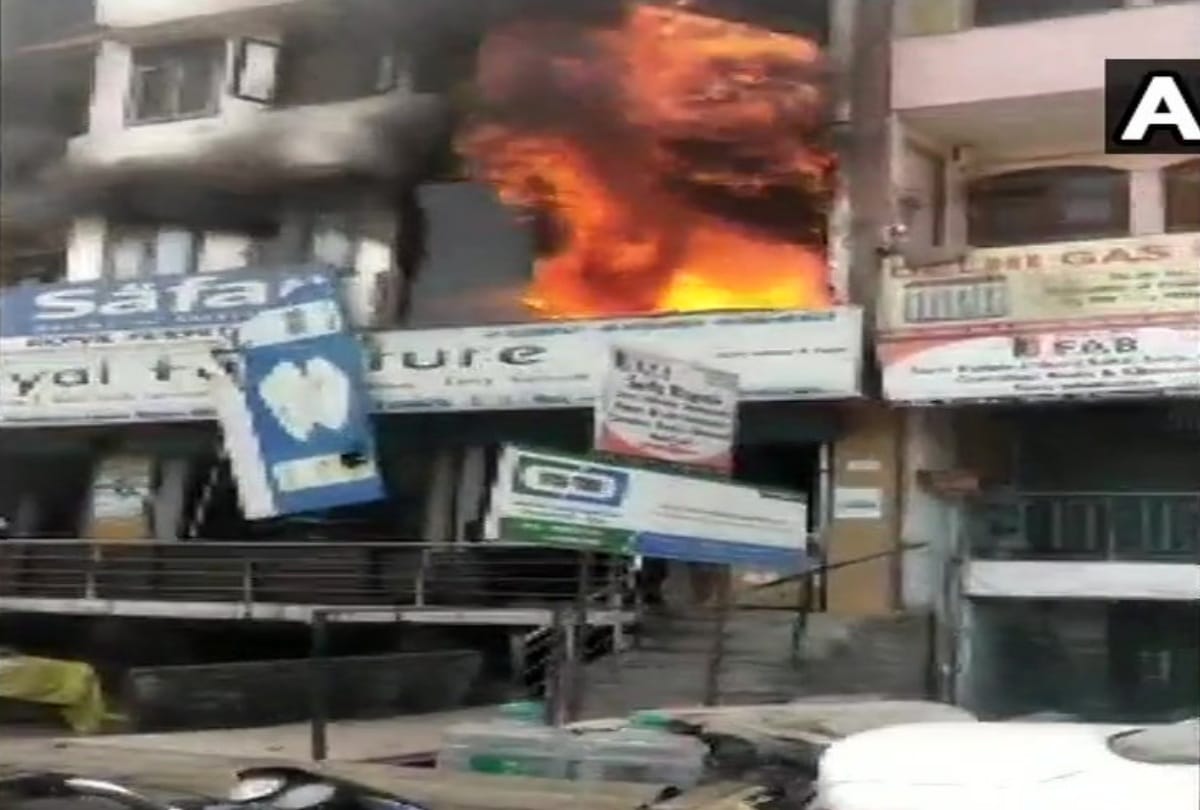 Shaheen Bagh Fire Both children were trapped in last room