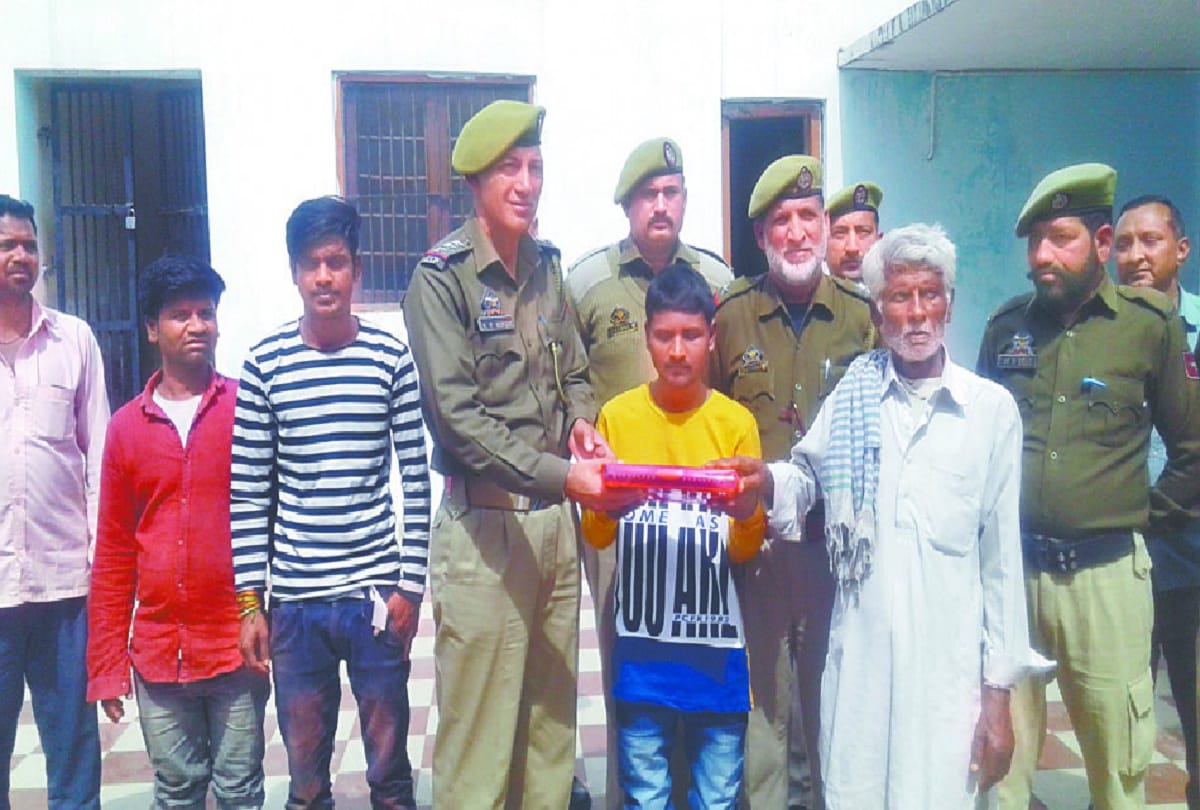 Jammu and Kashmir Police found the missing youth from four years, Meet with family