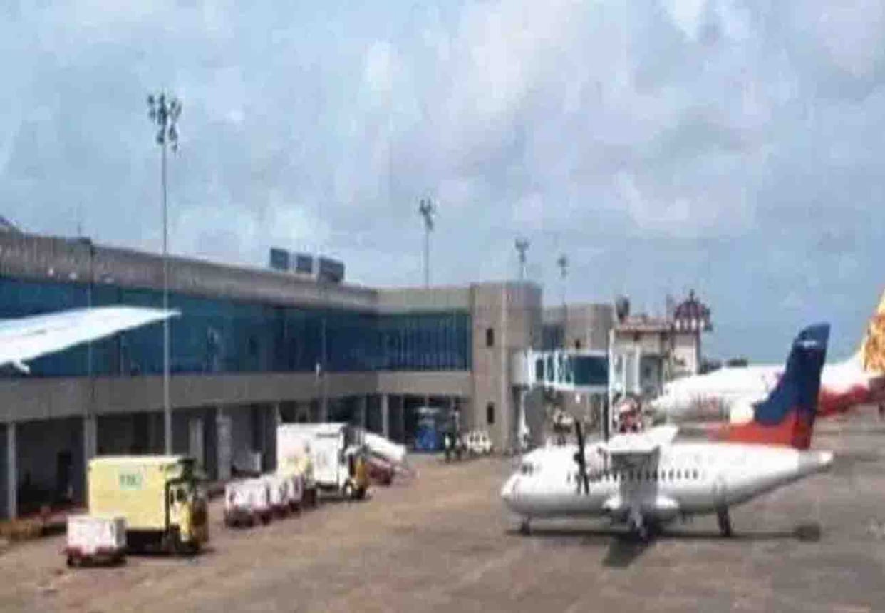 Income tax officer posted at ahirwan airport kanpur, lok sabha election 2019