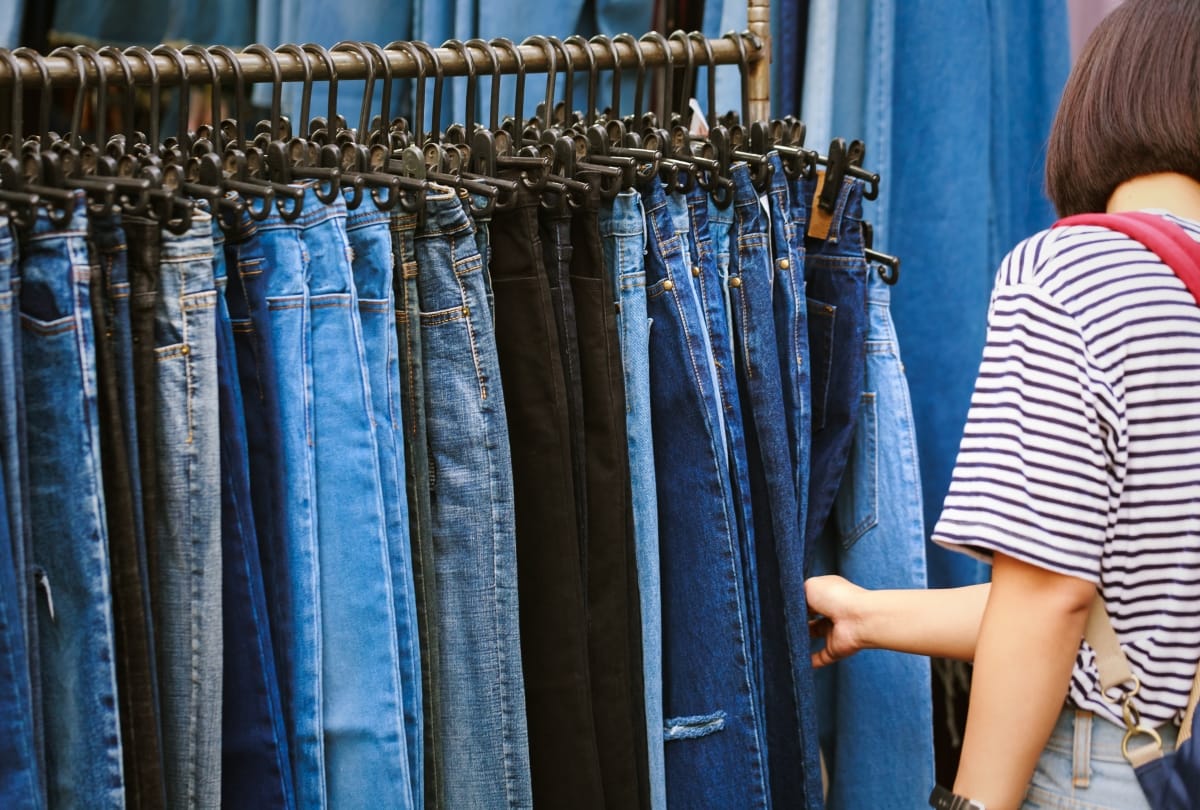 explore cheapest Delhi market for budget shopping in weekend