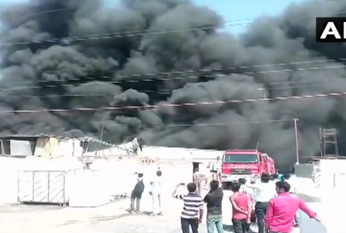 Delhi: Fire has broken out in shanty in Jaunapur area all updates and developments