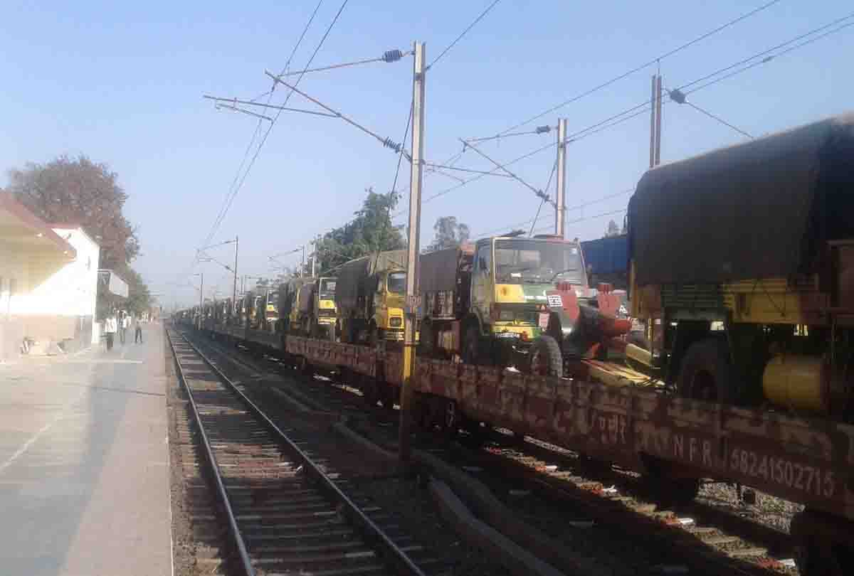 special train for soldier stop in auraiya