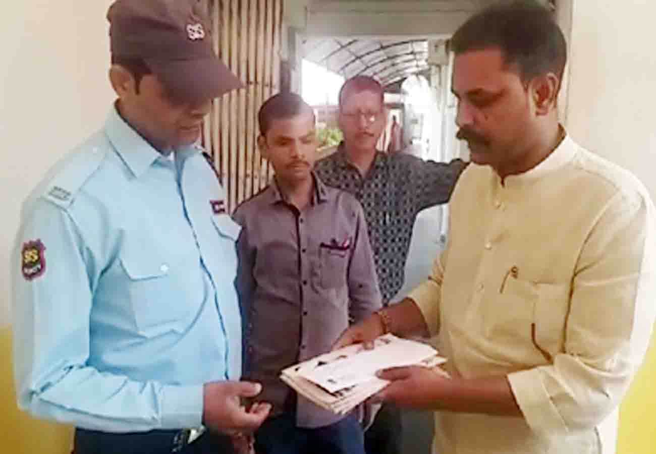 MP Anshul Verma resigned from BJP and joins sp due to lok sabha election 2019