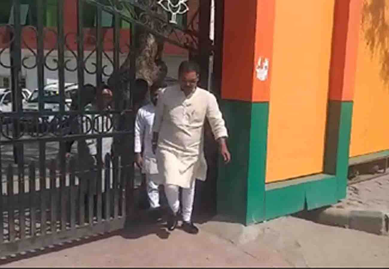 MP Anshul Verma resigned from BJP and joins sp due to lok sabha election 2019